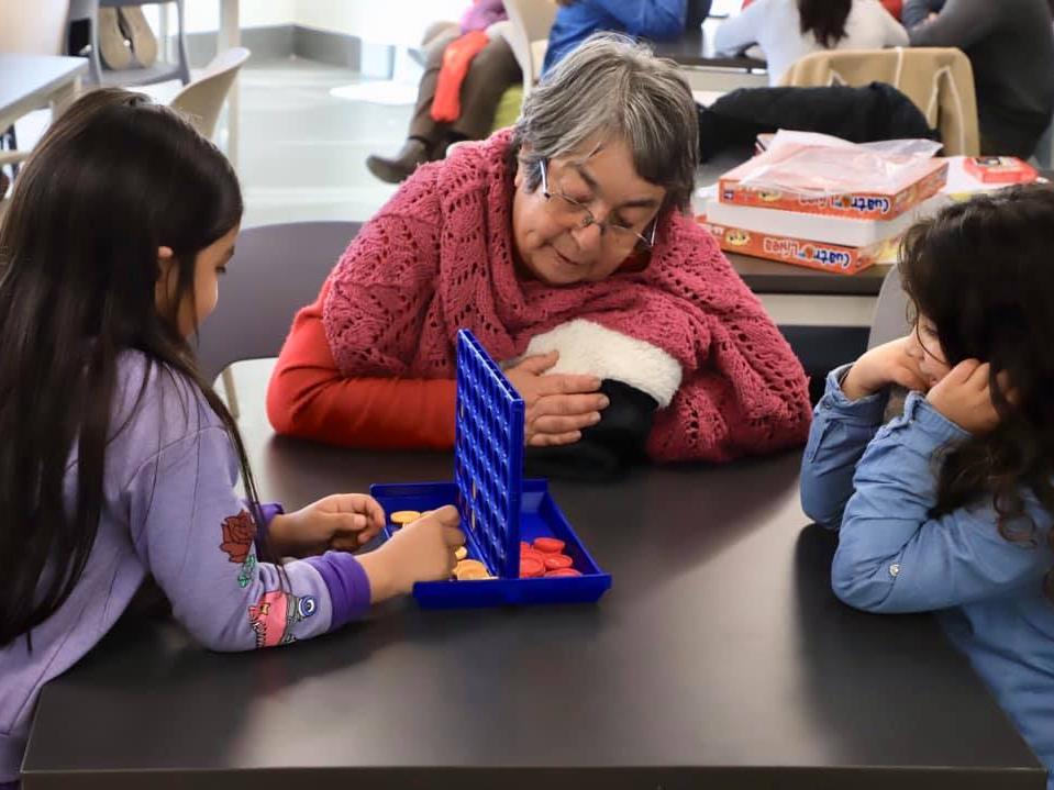 Ven a la ludoteca de la Biblioteca Regional Gabriela Mistral y disfruta con entretenidos juegos de mesa.